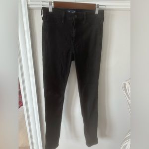 Black Hollister skinny jeans
